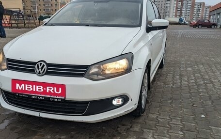 Volkswagen Polo VI (EU Market), 2011 год, 650 000 рублей, 2 фотография