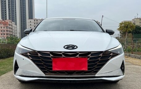 Hyundai Elantra, 2021 год, 1 570 000 рублей, 2 фотография