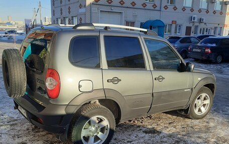 Chevrolet Niva I рестайлинг, 2018 год, 880 000 рублей, 5 фотография