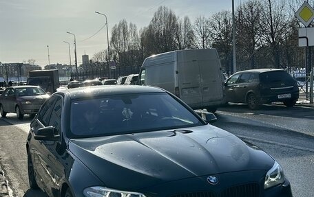 BMW 5 серия, 2014 год, 2 390 000 рублей, 3 фотография