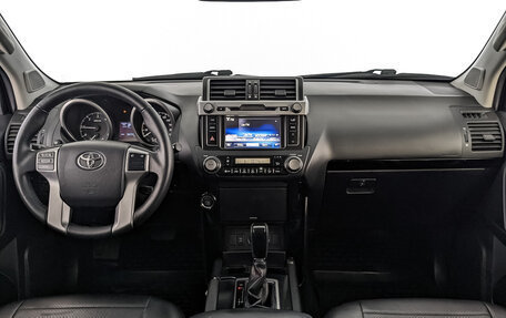 Toyota Land Cruiser Prado 150 рестайлинг 2, 2016 год, 4 995 000 рублей, 18 фотография