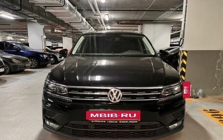 Volkswagen Tiguan II, 2018 год, 2 850 000 рублей, 2 фотография