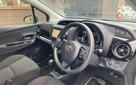 Toyota Vitz, 2019 год, 710 000 рублей, 9 фотография