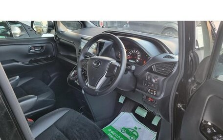Toyota Voxy III, 2020 год, 2 150 000 рублей, 9 фотография