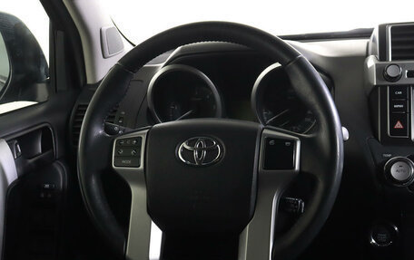 Toyota Land Cruiser Prado 150 рестайлинг 2, 2014 год, 4 199 000 рублей, 17 фотография