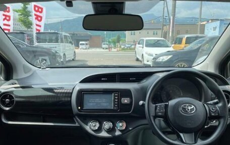 Toyota Vitz, 2019 год, 700 000 рублей, 10 фотография