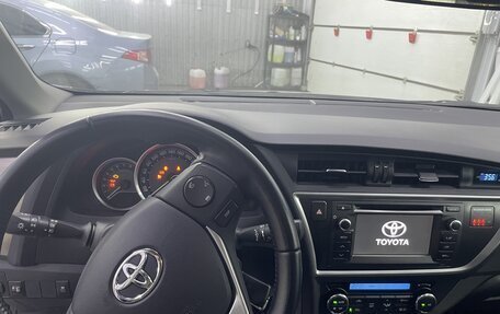 Toyota Auris II, 2014 год, 1 650 000 рублей, 9 фотография
