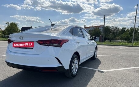 Hyundai Solaris II рестайлинг, 2021 год, 1 935 000 рублей, 2 фотография