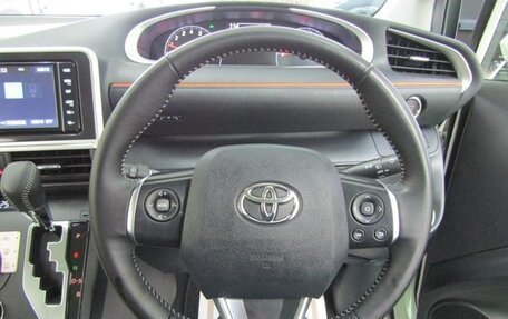 Toyota Sienta II, 2021 год, 1 065 000 рублей, 11 фотография