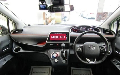 Toyota Sienta II, 2021 год, 1 065 000 рублей, 5 фотография