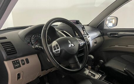 Mitsubishi Pajero Sport II рестайлинг, 2015 год, 2 857 000 рублей, 2 фотография