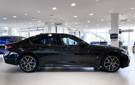 BMW 5 серия, 2021 год, 6 550 000 рублей, 6 фотография