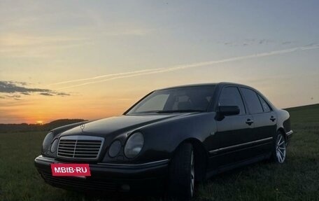Mercedes-Benz E-Класс, 1999 год, 650 000 рублей, 3 фотография