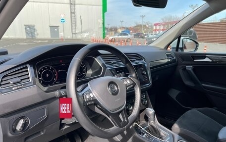 Volkswagen Tiguan II, 2018 год, 3 900 000 рублей, 13 фотография