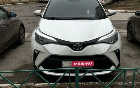 Toyota C-HR I рестайлинг, 2019 год, 3 200 000 рублей, 7 фотография