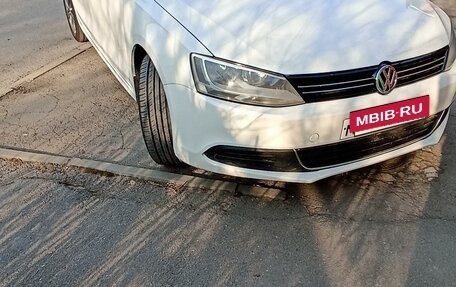 Volkswagen Jetta VI, 2013 год, 1 250 000 рублей, 3 фотография