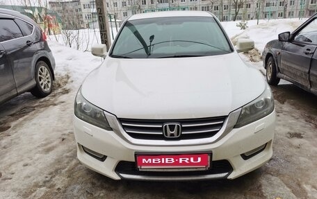 Honda Accord IX рестайлинг, 2013 год, 1 250 000 рублей, 3 фотография