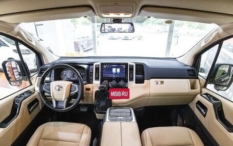 Toyota HiAce H300, 2023 год, 17 500 000 рублей, 8 фотография