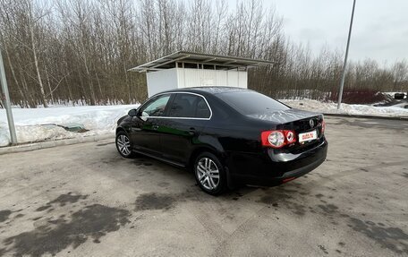 Volkswagen Jetta VI, 2010 год, 660 000 рублей, 2 фотография