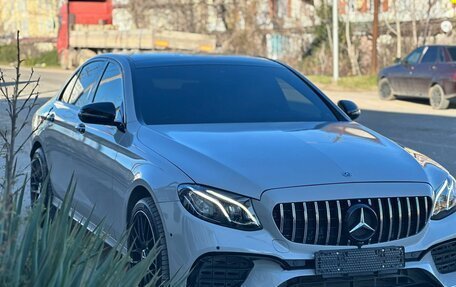 Mercedes-Benz E-Класс, 2019 год, 4 500 000 рублей, 3 фотография