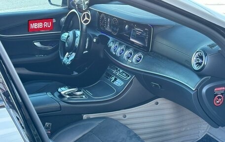 Mercedes-Benz E-Класс, 2019 год, 4 500 000 рублей, 7 фотография