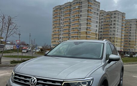 Volkswagen Tiguan II, 2019 год, 3 150 000 рублей, 1 фотография