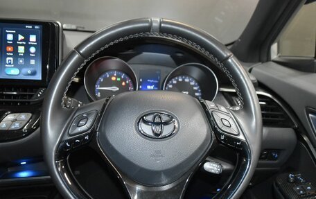 Toyota C-HR I рестайлинг, 2019 год, 2 180 000 рублей, 12 фотография