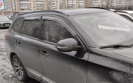 Mitsubishi Outlander III рестайлинг 3, 2021 год, 2 750 000 рублей, 5 фотография