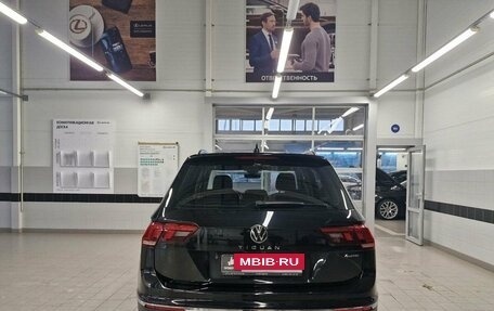 Volkswagen Tiguan II, 2021 год, 3 200 000 рублей, 6 фотография