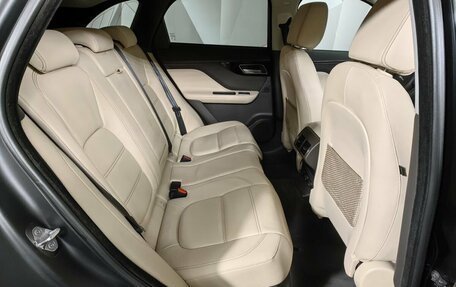 Jaguar F-Pace, 2017 год, 2 975 700 рублей, 12 фотография