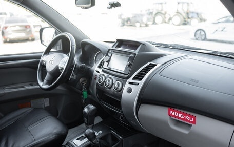 Mitsubishi Pajero Sport II рестайлинг, 2015 год, 2 230 000 рублей, 19 фотография