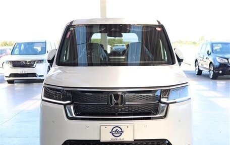 Honda Stepwgn, 2024 год, 2 700 000 рублей, 3 фотография