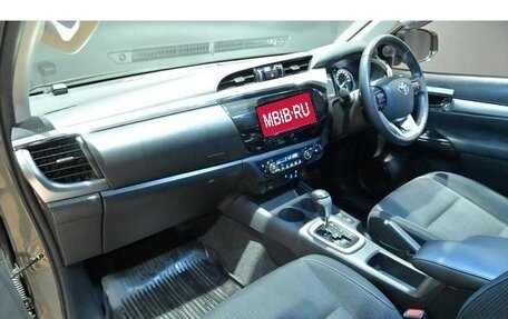 Toyota Hilux VIII, 2020 год, 3 000 000 рублей, 11 фотография