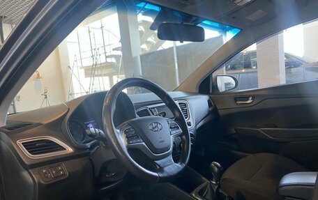 Hyundai Solaris II рестайлинг, 2019 год, 1 370 000 рублей, 23 фотография