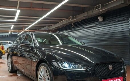 Jaguar XE I рестайлинг, 2016 год, 2 150 000 рублей, 13 фотография