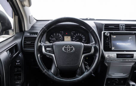 Toyota Land Cruiser Prado 150 рестайлинг 2, 2017 год, 4 950 000 рублей, 20 фотография