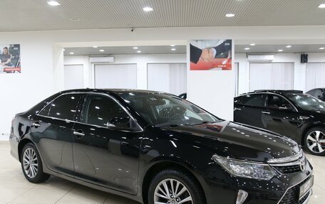 Toyota Camry, 2017 год, 2 199 000 рублей, 3 фотография