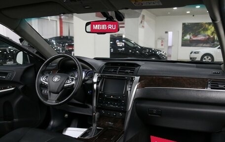 Toyota Camry, 2017 год, 2 199 000 рублей, 5 фотография