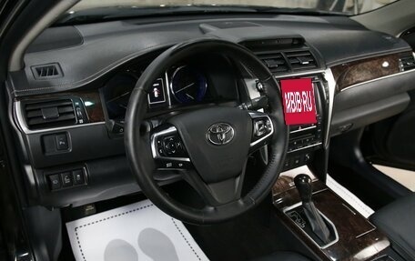 Toyota Camry, 2017 год, 2 199 000 рублей, 11 фотография