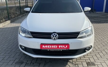 Volkswagen Jetta VI, 2012 год, 1 230 000 рублей, 3 фотография