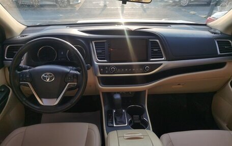 Toyota Highlander III, 2021 год, 3 380 000 рублей, 9 фотография