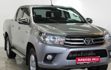 Toyota Hilux VIII, 2017 год, 3 199 000 рублей, 3 фотография