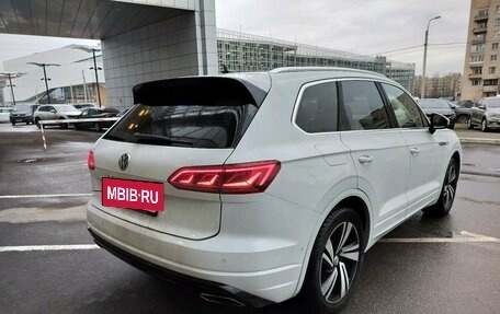 Volkswagen Touareg III, 2018 год, 4 499 000 рублей, 5 фотография