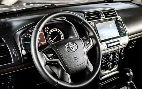 Toyota Land Cruiser Prado 150 рестайлинг 2, 2017 год, 5 849 000 рублей, 11 фотография