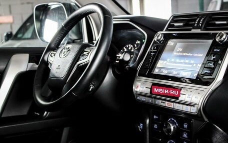 Toyota Land Cruiser Prado 150 рестайлинг 2, 2017 год, 5 849 000 рублей, 18 фотография