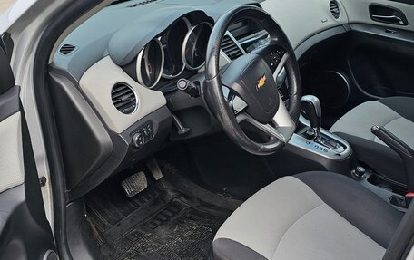 Chevrolet Cruze II, 2011 год, 930 000 рублей, 9 фотография