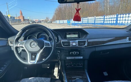 Mercedes-Benz E-Класс, 2014 год, 2 600 000 рублей, 4 фотография
