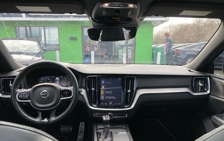 Volvo S60 III, 2019 год, 3 047 000 рублей, 7 фотография