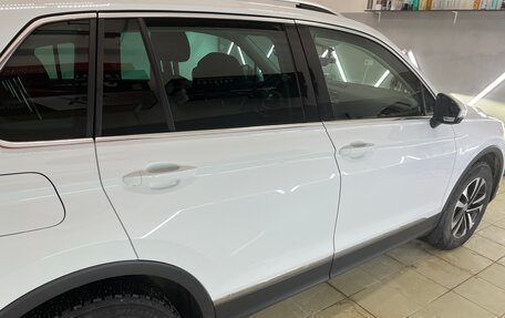 Volkswagen Tiguan II, 2019 год, 2 100 000 рублей, 4 фотография