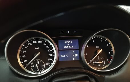 Mercedes-Benz GL-Класс, 2011 год, 2 500 000 рублей, 22 фотография